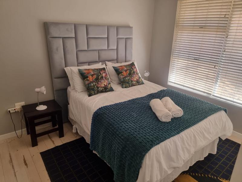 To Let 6 Bedroom Property for Rent in Outeniqua Strand Western Cape